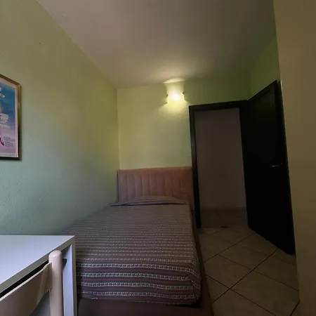 Apartment Pm 20 Via Alessandro Nanni